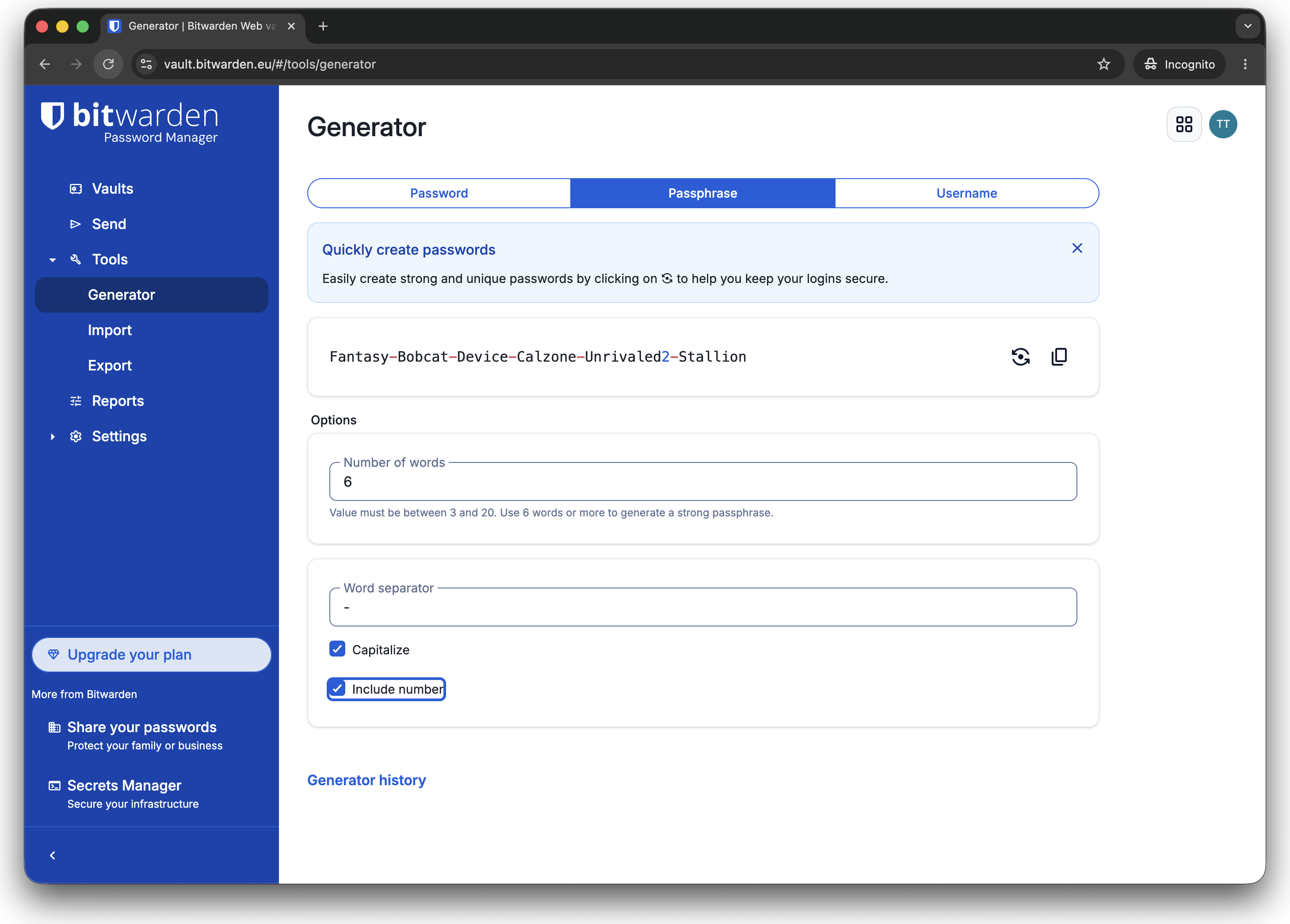 Bitwarden-Passwortgenerator im Passphrase-Modus mit Optionen für Wortanzahl, Trennzeichen und Grossschreibung